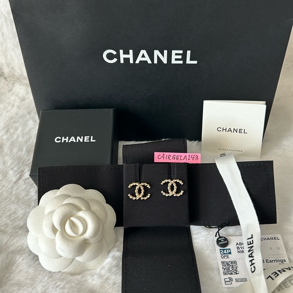 Chanel CC Stud Earrings - Picture 6 of 12